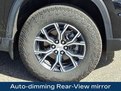 2025 GMC Acadia AT4