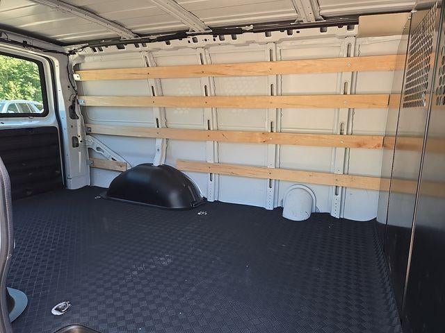 2025 GMC Savana Cargo Base