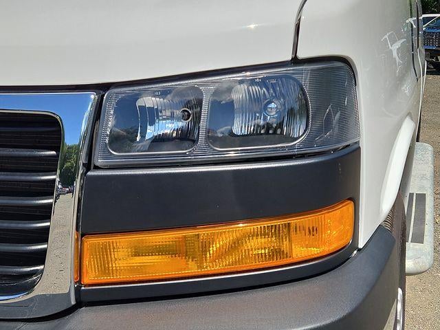 2025 GMC Savana Cargo Base
