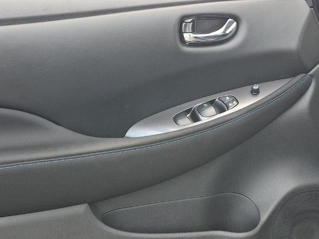 2025 Nissan LEAF S