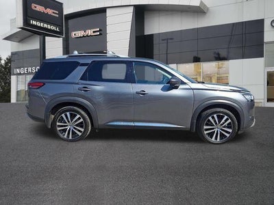 2023 Nissan Pathfinder Platinum
