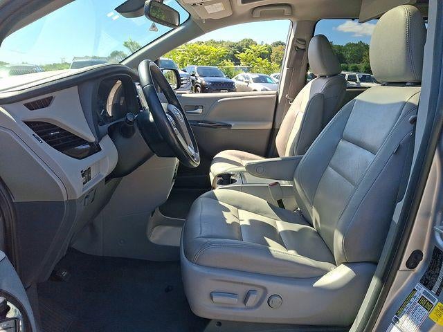 2020 Toyota Sienna XLE