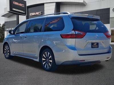 2020 Toyota Sienna XLE