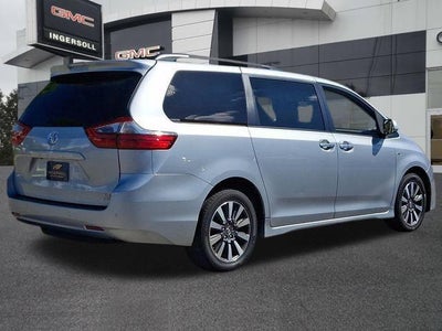 2020 Toyota Sienna XLE