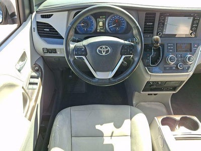 2020 Toyota Sienna XLE