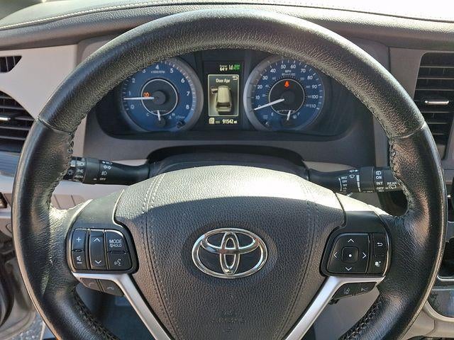 2020 Toyota Sienna XLE