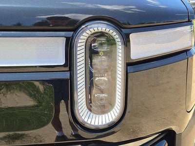 2023 RIVIAN R1T Adventure