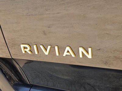 2023 RIVIAN R1T Adventure