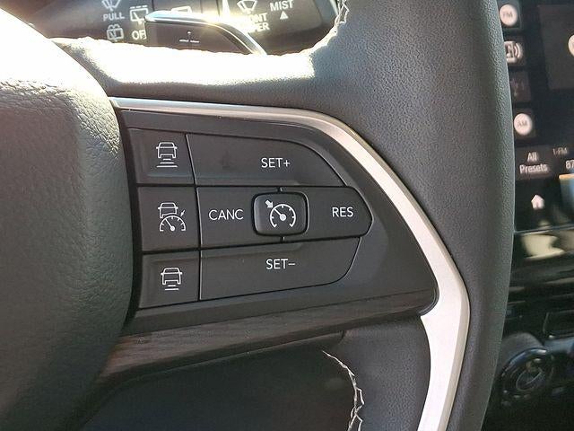 2023 Jeep Grand Cherokee Laredo 4x4