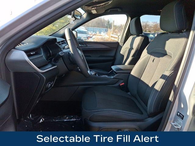 2024 Jeep Grand Cherokee Laredo 4x4