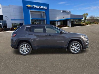 2023 Jeep Compass Latitude Lux FWD