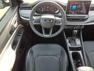 2023 Jeep Compass Latitude Lux FWD