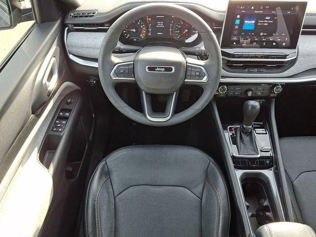 2023 Jeep Compass Latitude Lux FWD