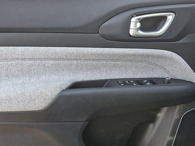 2023 Jeep Compass Latitude Lux FWD