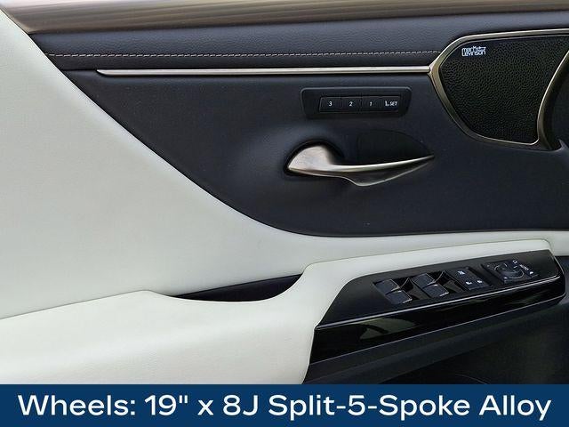 2023 Lexus ES 350 F SPORT Handling