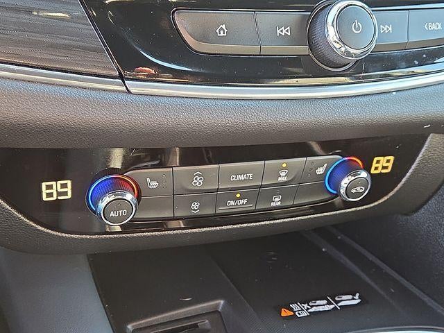 2022 Buick Enclave Essence