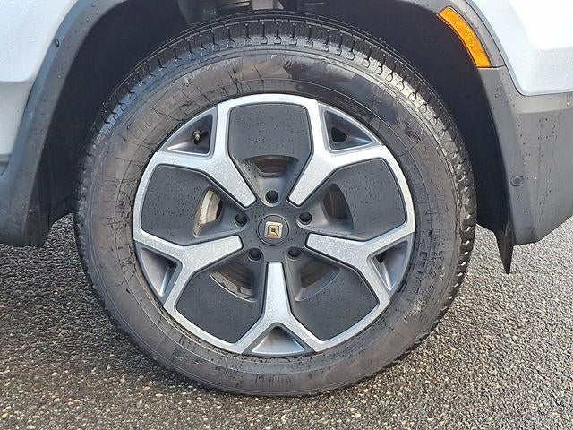 2024 RIVIAN R1S Adventure