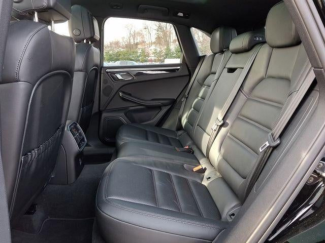 2023 Porsche Macan Base