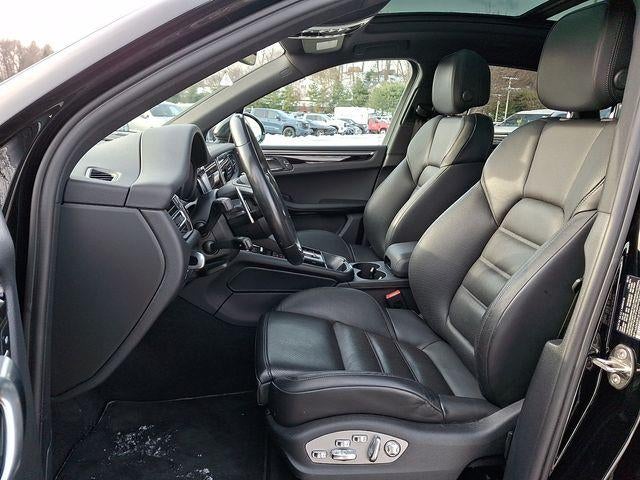 2023 Porsche Macan Base