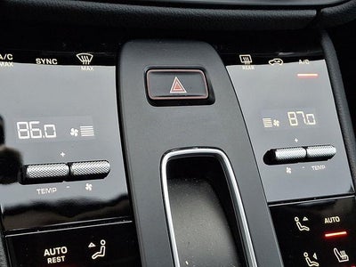 2023 Porsche Macan Base