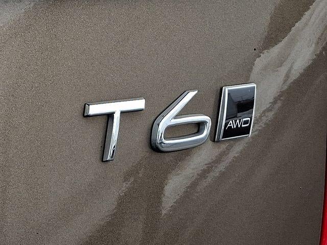 2016 Volvo XC90 T6 Momentum