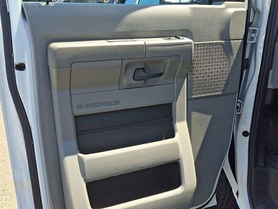 2024 Ford E-Series Cutaway Base