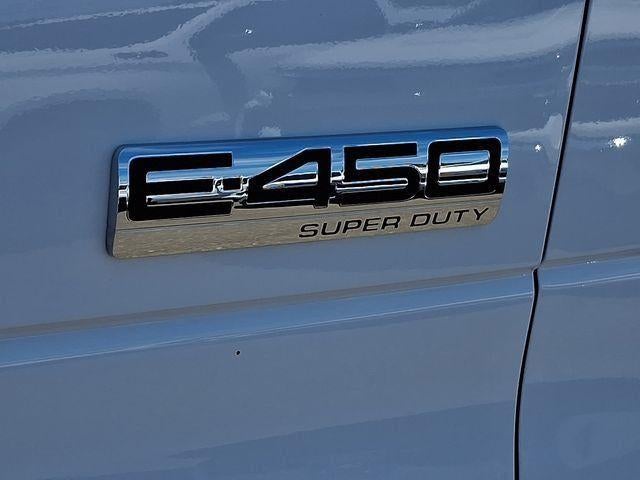 2024 Ford E-Series Cutaway Base