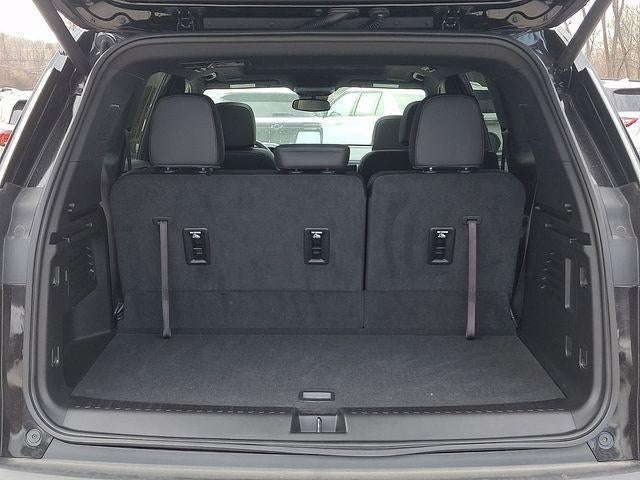 2025 GMC Acadia AT4