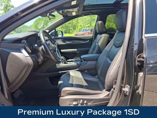 2022 Cadillac XT5 Premium Luxury
