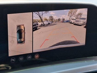 2024 Cadillac LYRIQ Luxury 2