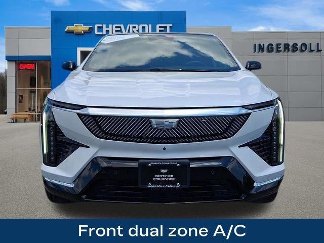 2025 Cadillac OPTIQ Luxury 2