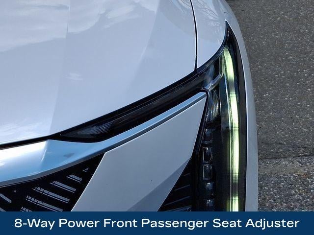 2025 Cadillac OPTIQ Luxury 2