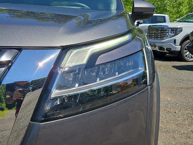 2023 Nissan Pathfinder Platinum 4WD
