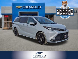 2024 Toyota Sienna Woodland Edition