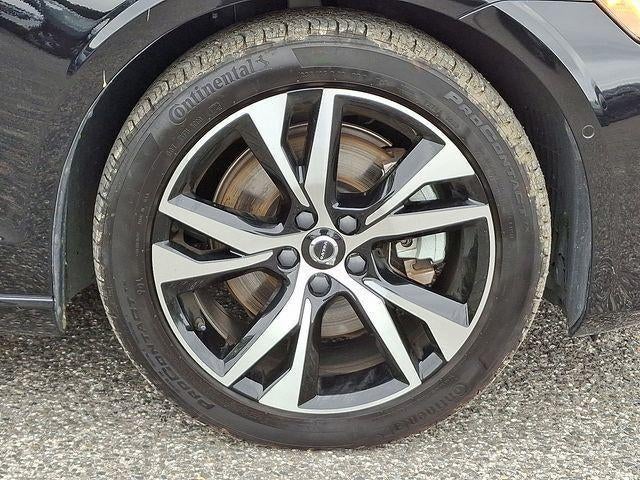 2024 Volvo S60 Plus Dark Theme