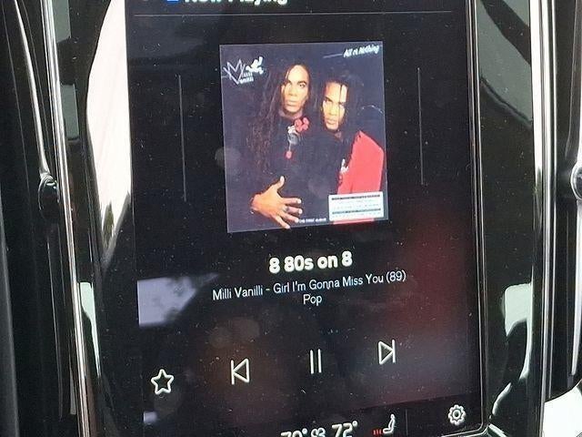 2024 Volvo S60 Plus Dark Theme