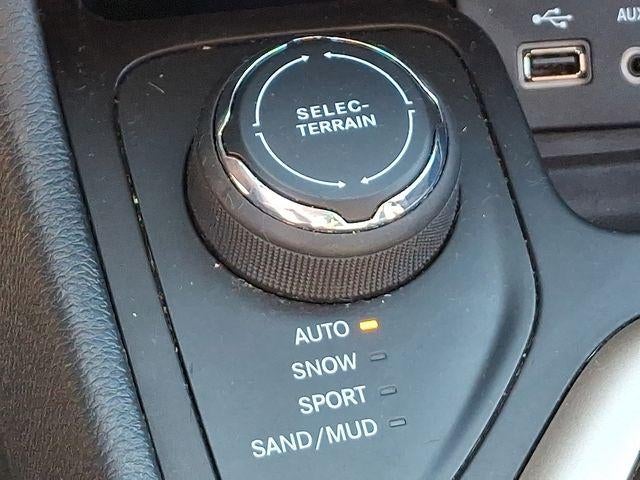 2016 Jeep Cherokee Sport