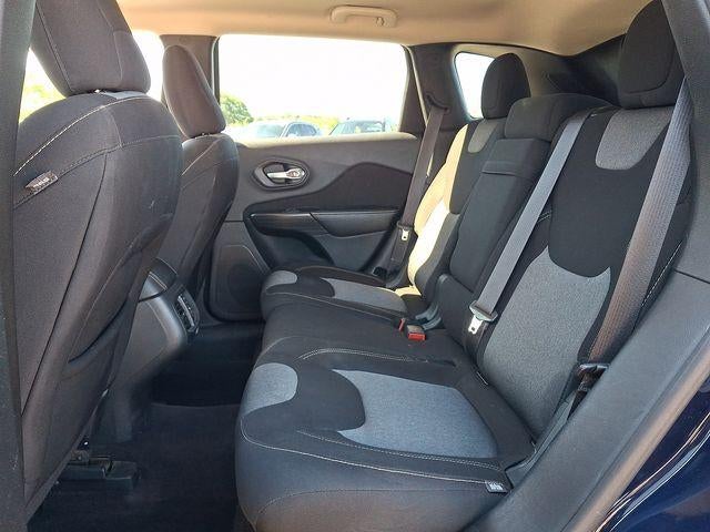 2016 Jeep Cherokee Sport