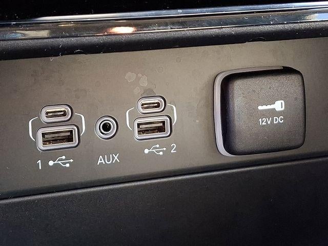 2023 Jeep Grand Cherokee Laredo 4x4