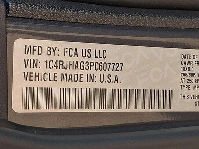 2023 Jeep Grand Cherokee Laredo 4x4