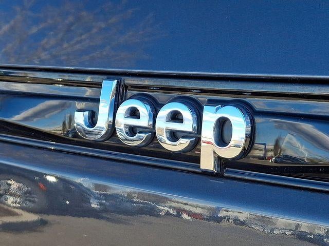 2023 Jeep Grand Cherokee Laredo 4x4