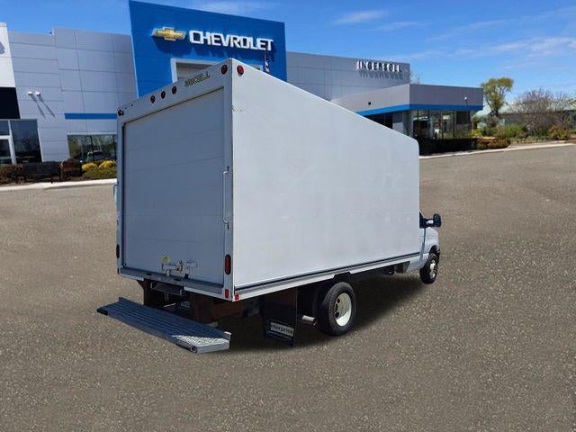 2024 Ford E-Series Cutaway Base