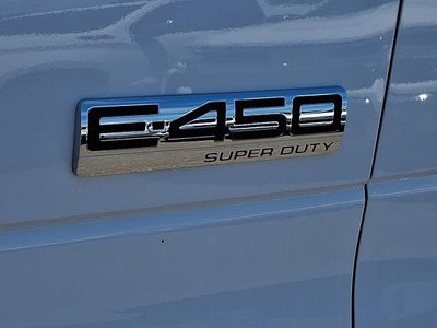 2024 Ford E-Series Cutaway Base