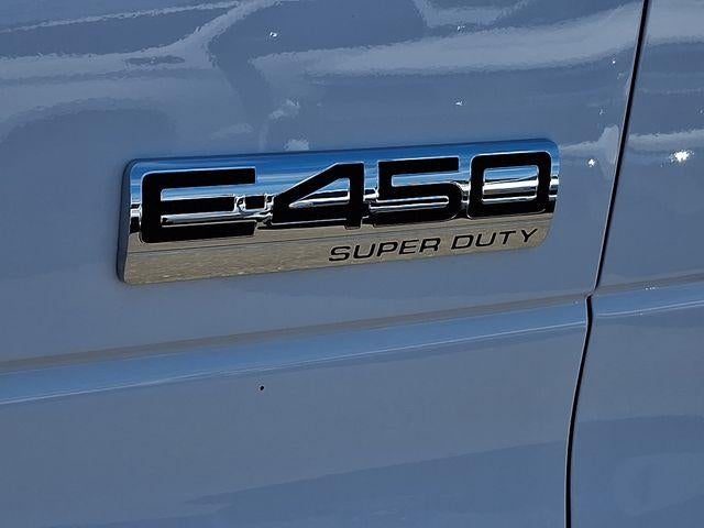 2024 Ford E-Series Cutaway Base