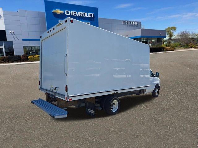 2024 Ford E-Series Cutaway Base