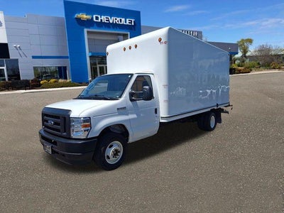 2024 Ford E-Series Cutaway Base