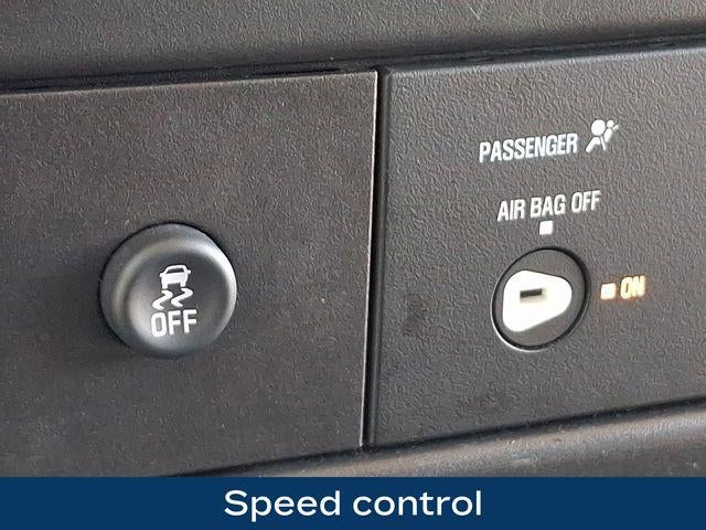 2025 Chevrolet Express Passenger 1LT