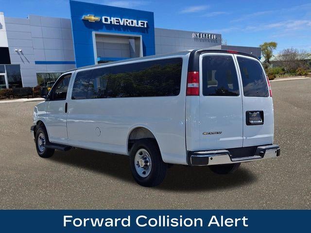 2025 Chevrolet Express Passenger 1LT