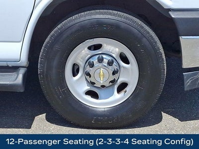 2025 Chevrolet Express Passenger 1LT