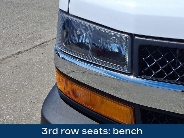 2025 Chevrolet Express Passenger 1LT
